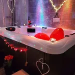 Διαμέρισμα Le Lovelyhome Au Centre Avec Jacuzzi Et Sauna Proche Gare Et Parking Gratuit Κολμάρ