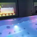 Διαμέρισμα Le Lovelyhome Au Centre Avec Jacuzzi Et Sauna Proche Gare Et Parking Gratuit