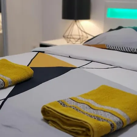 Appartement Le Lovelyhome Au Centre Avec Jacuzzi Et Sauna Proche Gare Et Parking Gratuit